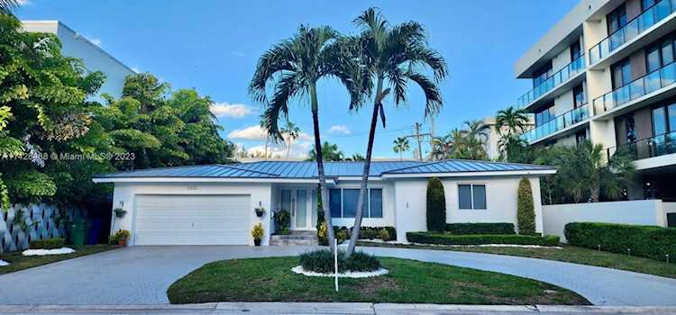 3551 E Glencoe St Miami, FL 33133