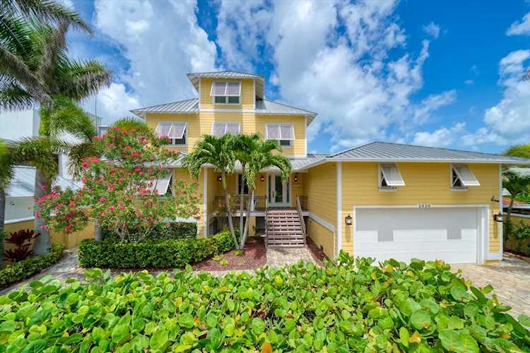 1610 Beach Trl Indian Rocks Beach, FL 33785