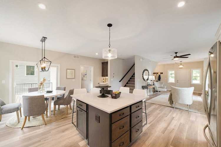 7415 Glengarry Place Eden Prairie, MN 55344