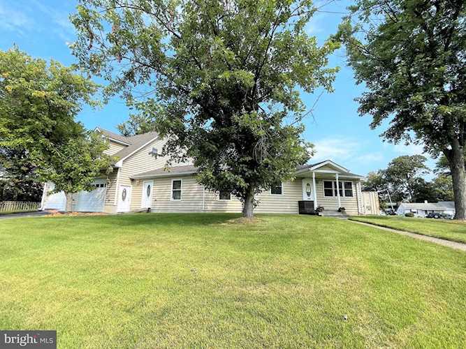 16 Oak Ct Annapolis, MD 21401