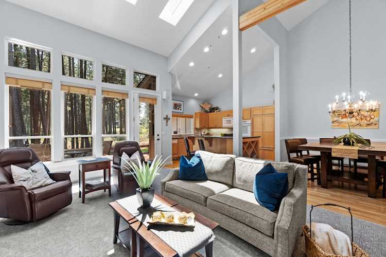 60490 Elkai Woods Dr Bend, OR 97702