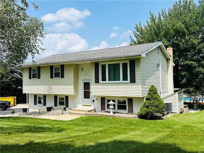 6129 Oakwood Ln home for sale in Slatington, PA - Homeway Real Estate Photo 1