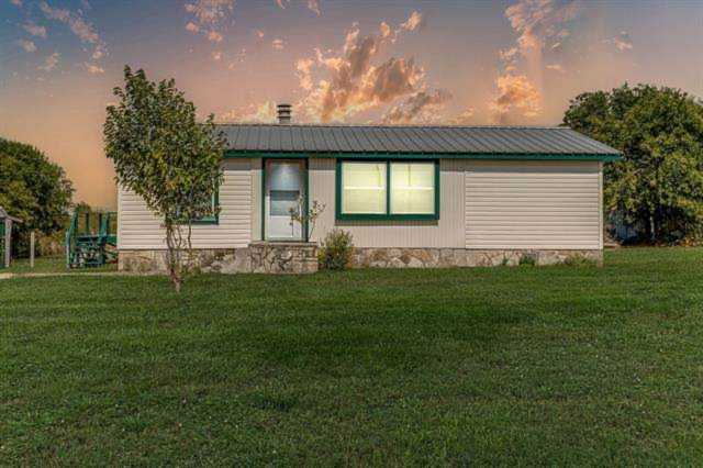 223 S Skyline Court Cresson, TX 76035