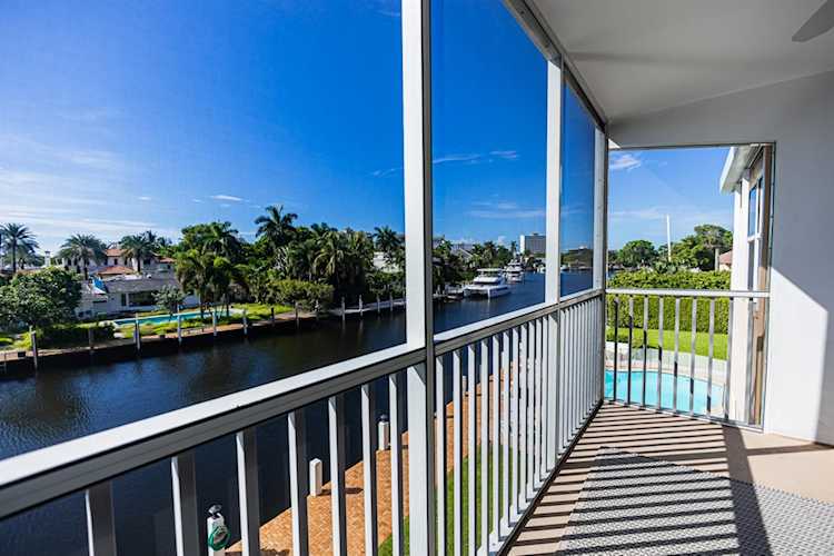 1332 Bayview Dr #302 Fort Lauderdale, FL 33304