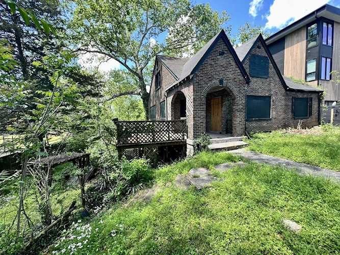 111 46th Ave N Nashville, TN 37209