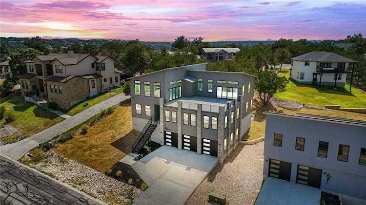 18402 Lakeland DR Point Venture, TX 78645