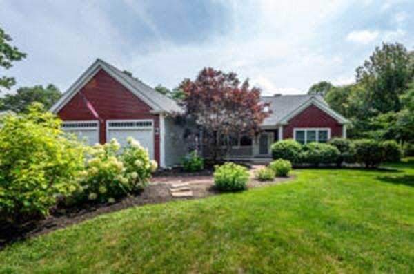 130 Mashpee Neck Rd Mashpee, MA 02649 | Town Property Group Photo 1