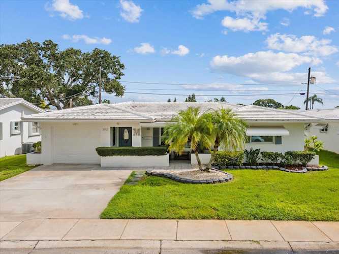 3915 97th Ave N Pinellas Park, FL 33782