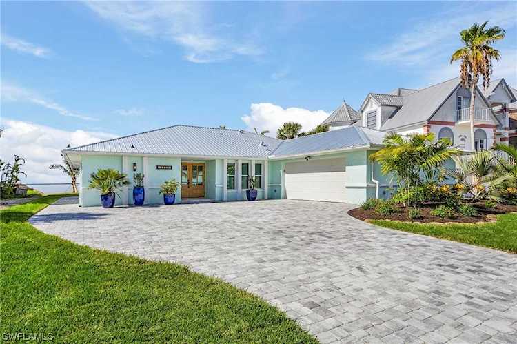 3459 1st Ave St. James City, FL 33956
