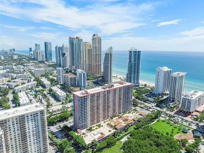 210 174th St #L11 Sunny Isles Beach, FL 33160
