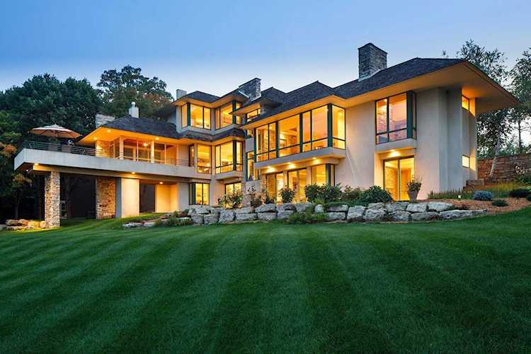 8983 Avila Cove Eden Prairie, MN 55347