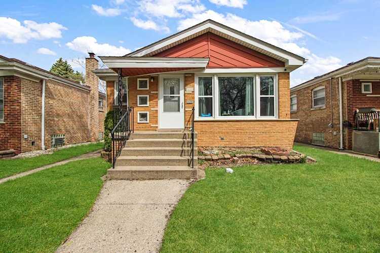 9911 S Escanaba Ave Chicago, IL 60617 | MLS 531480 Photo 1