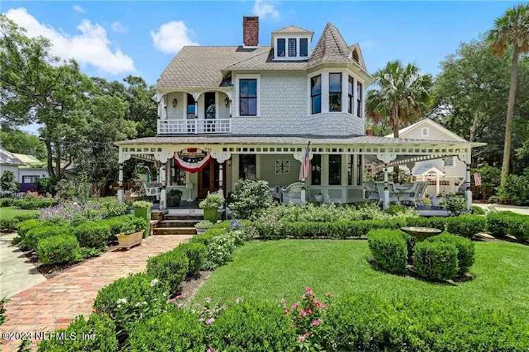 214 S 7th ST Amelia Island, FL 32034