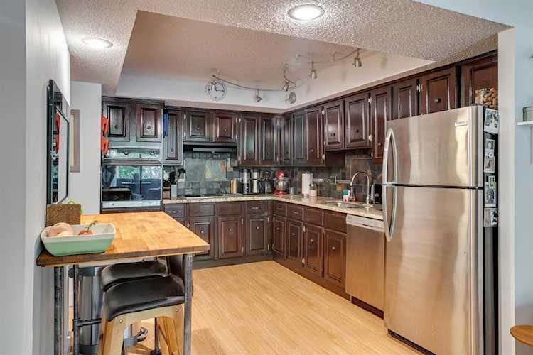 345 4 Ave NE #105 Calgary, AB T2E 0J4