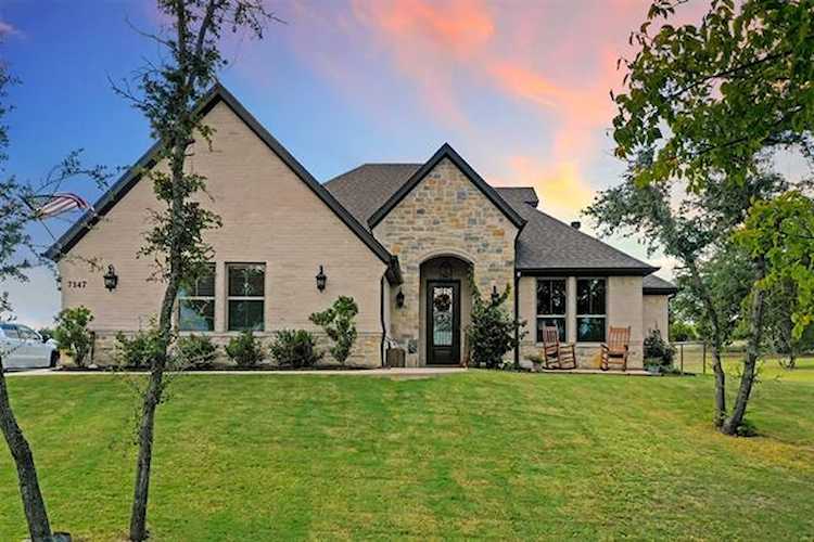 7147 Heathington Court Granbury, TX 76049