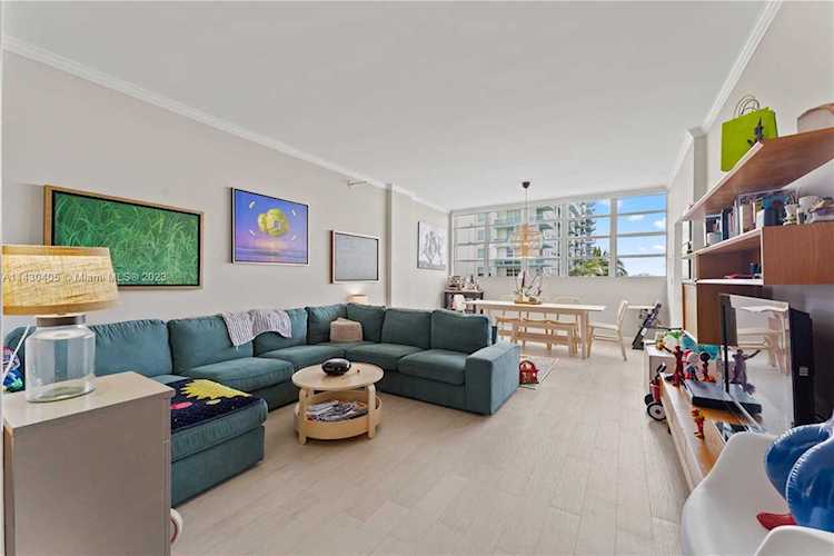 800 West Ave #PH10 Miami Beach, FL 33139