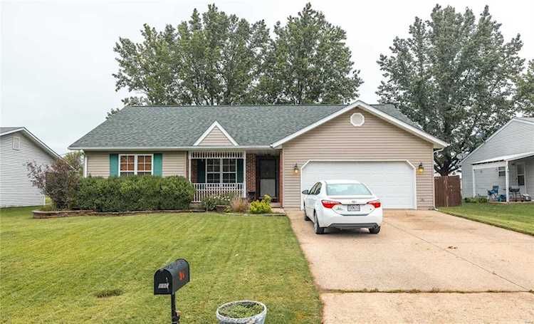 19 Saint Ann Ave St James, MO 65559