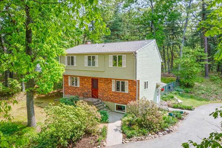 18 Pine St Peabody, MA 01960 | MLS 73114946 Photo 1