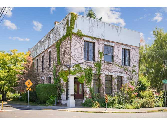 5500 SE Belmont ST Portland, OR 97215