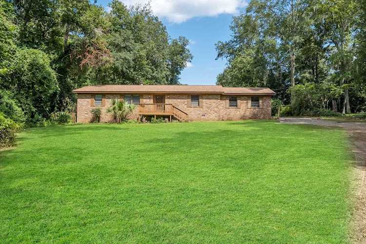 6325 Thomasville Rd Tallahassee, FL 32312