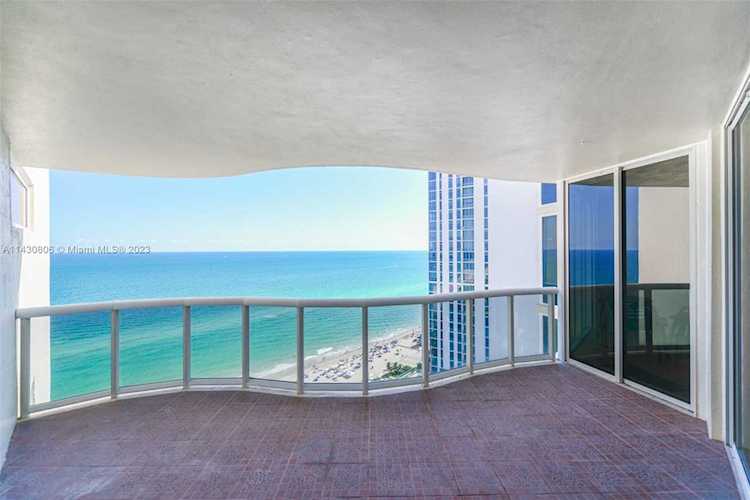 17555 Collins Ave #2202 Sunny Isles Beach, FL 33160