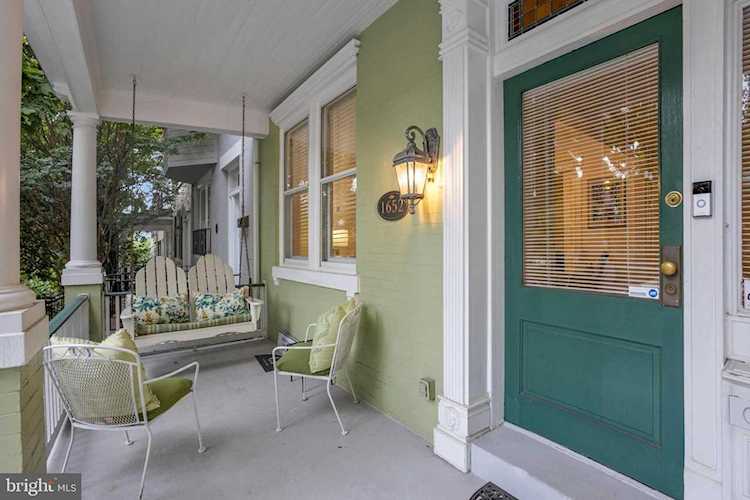 1652 33rd St NW Washington, DC 20007