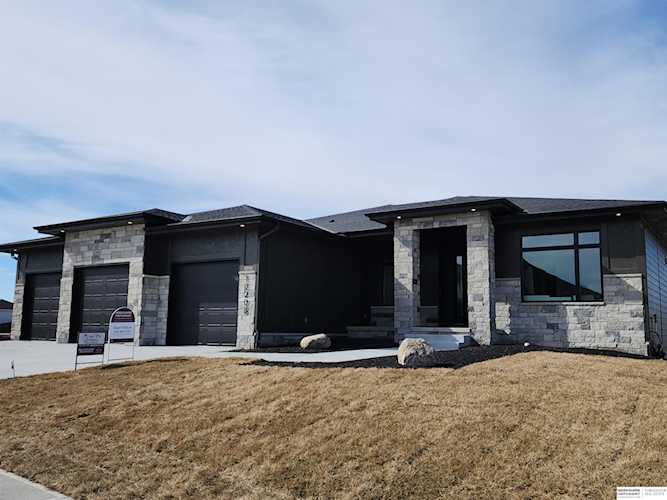 10208 S 97th St Papillion, NE 68046