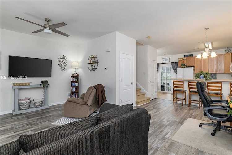 17 Running Oak Dr Bluffton, SC 29910