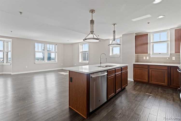 525 W Lafayette Ave #15D Detroit, MI 48226