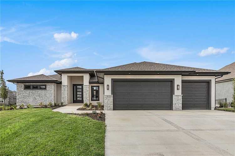 3214 NE 102nd St Kansas City, MO 64155