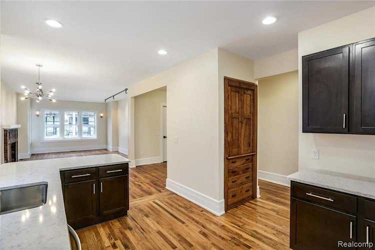 449 W Willis St #2 Detroit, MI 48201