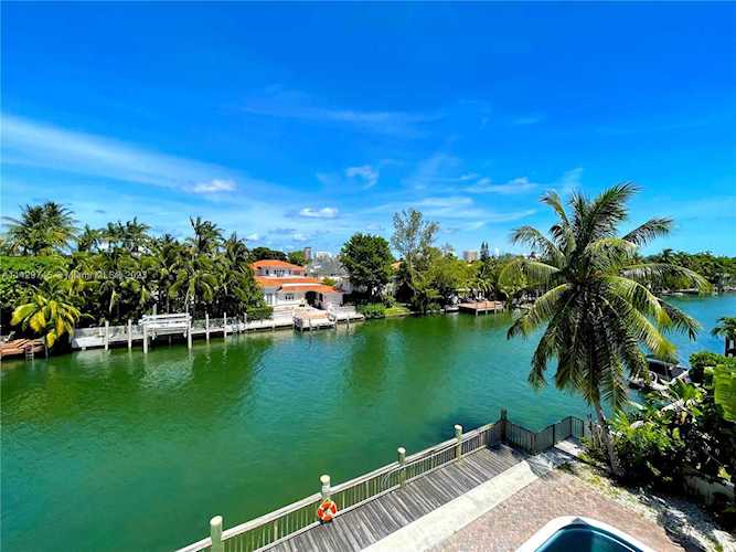 4011 Meridian Ave #43 Miami Beach, FL 33140