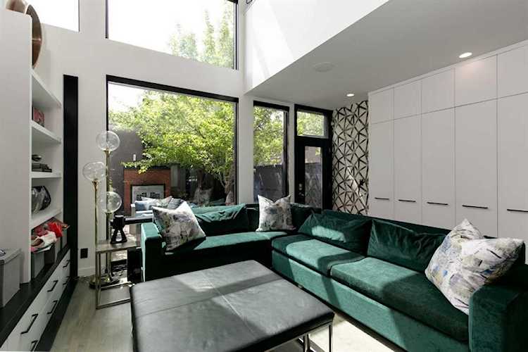 515 21 Ave SW Calgary, AB T2S 0G9