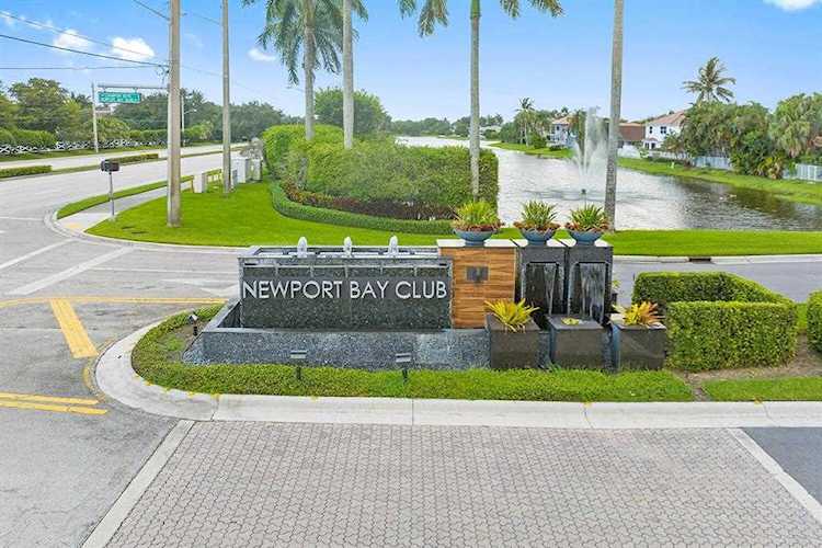 6774 Newport Lake Circle Boca Raton, FL 33496