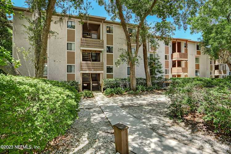 2328 Sadler RD Fernandina Beach, FL 32034