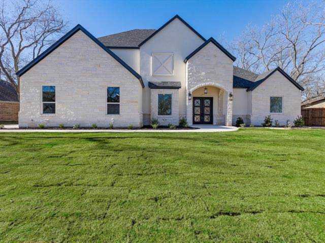 8740 S Monticello Circle Granbury, TX 76049