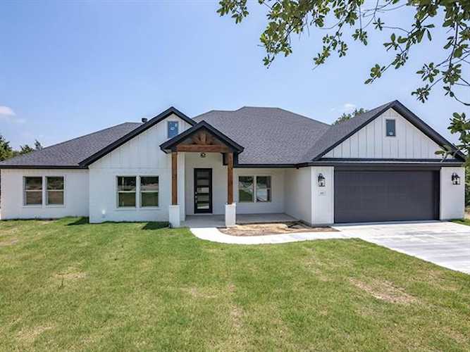 115 W Stage Coach Trail Weatherford, TX 76085