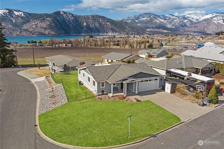 25 Summerset Place Manson, WA 98831