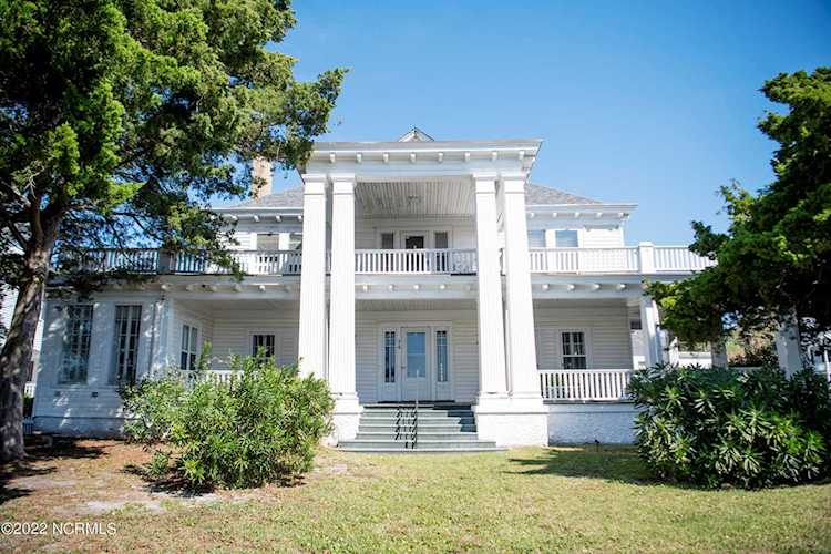 719 Front St Beaufort, NC 28516