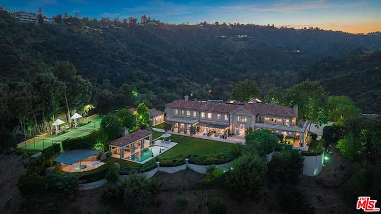 10702 Levico Way Los Angeles, CA 90077
