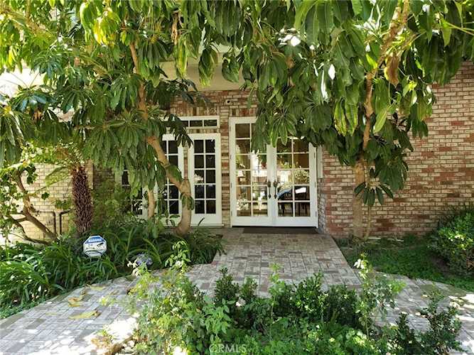 14538 Benefit St #102 Sherman Oaks, CA 91403 | MLS OC23090407 Photo 1