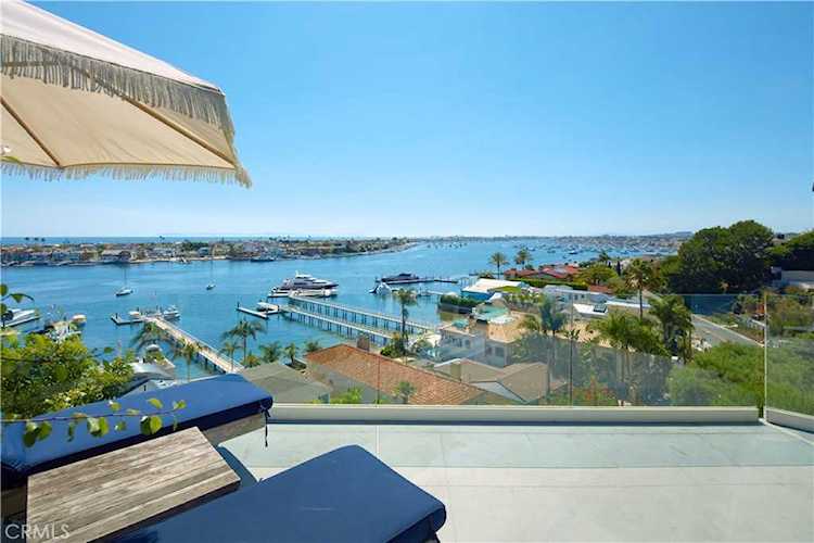 2235 Pacific Dr Corona Del Mar, CA 92625