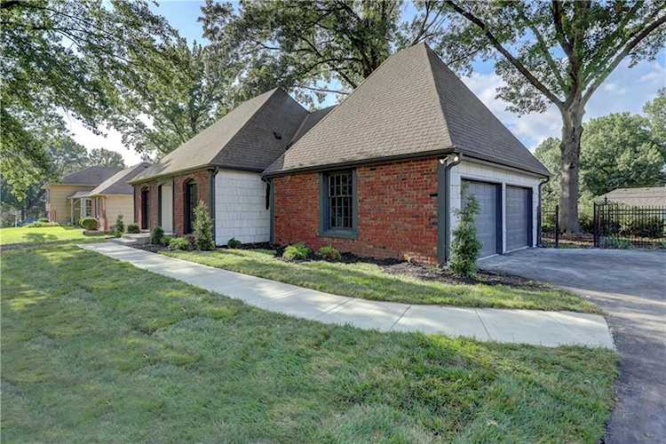 806 W 112th St Kansas City, MO 64114