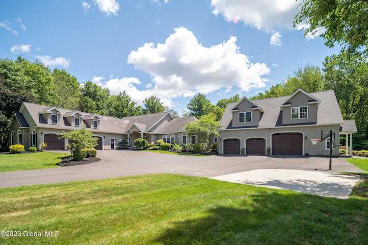 27 Vischer Ferry Rd Rexford, NY 12148