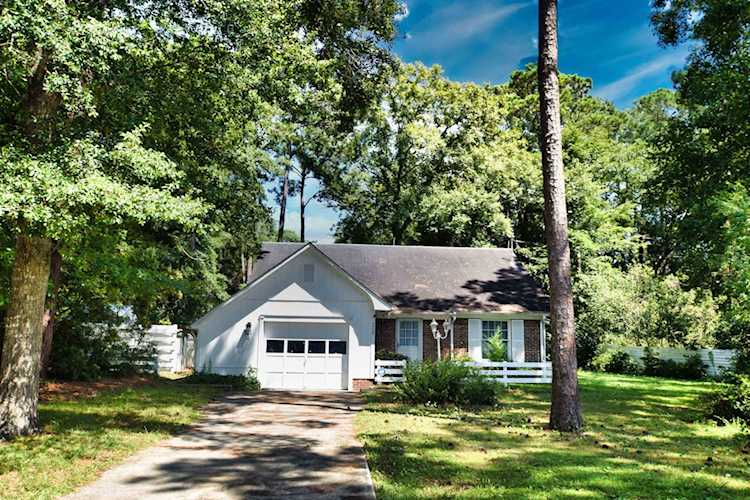 208 Melrose Dr. Pawleys Island, SC 29585