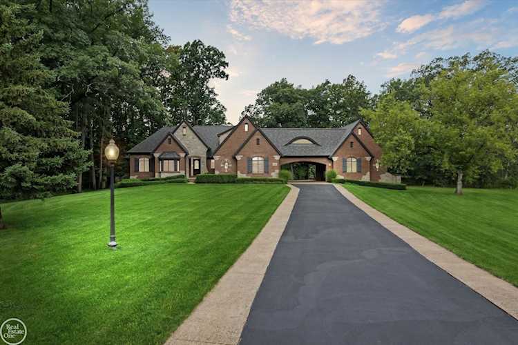 11599 Erins Way Bruce, MI 48065