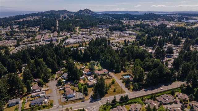 6084 Metral Dr Nanaimo, BC V9T 2L6