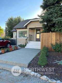 431 S 2nd St Chelan, WA 98816