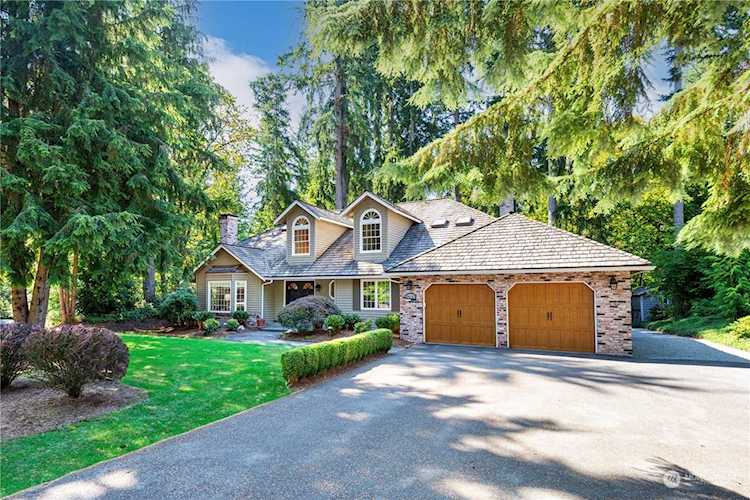 24141 NE 6th Place Sammamish, WA 98074 | MLS® 2147358 Photo 1