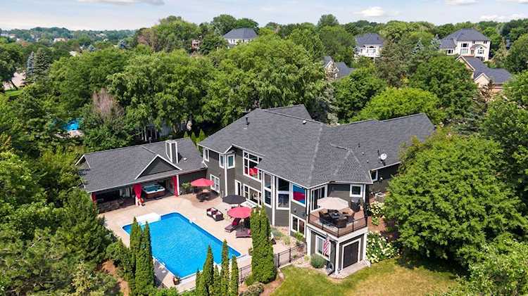 3832 Fairway Terrace Woodbury, MN 55125